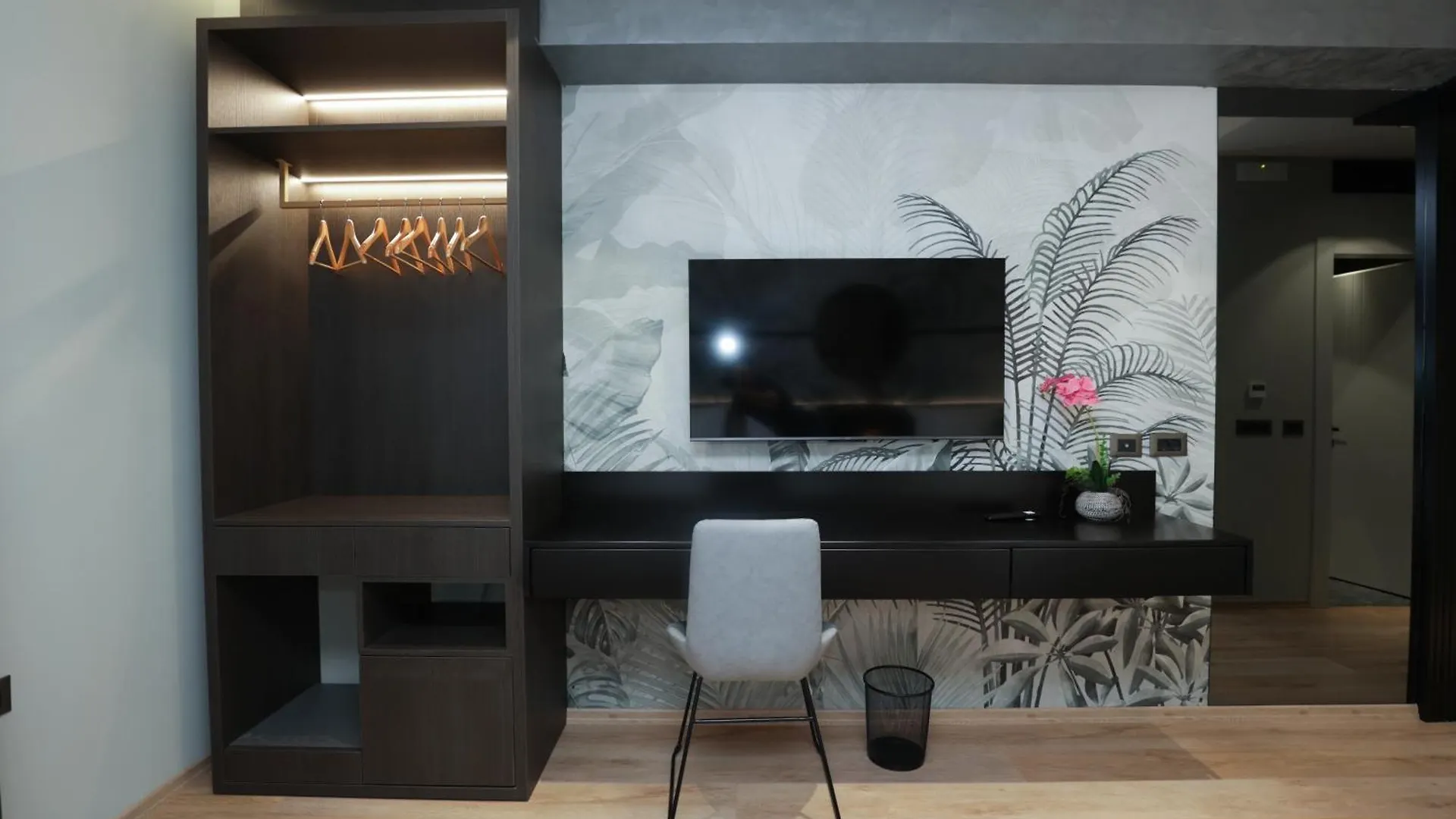Gremmy Boutique Hotel Tiran