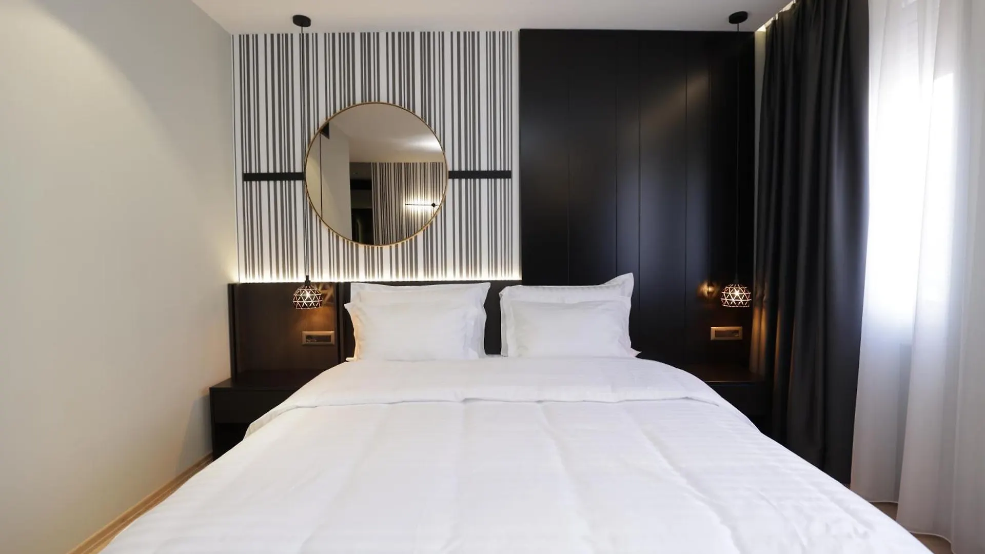 Gremmy Boutique Hotel Tiran